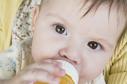 中间带亦字的男孩名字 男宝带亦字的名字
