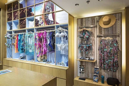 泳装店铺名字 跟泳衣有关系的名字(关于泳衣泳裤的店铺名字)