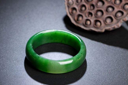 玉石店铺取名 有创意的玉器店名(个性玉器店铺名字)