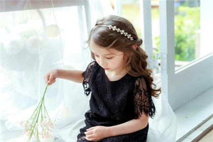 解姓女孩起名 女孩起名字干净文雅(木命女孩姓解起名)