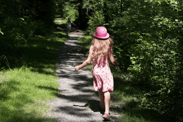 诗经有寓意女孩名字(诗经女孩取名字寓意好的字)