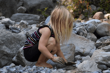 女孩聪明才华横溢的名字免费(女孩聪明伶俐好前程的名字)