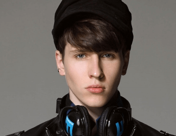 大气尊贵的男孩名字(寓意尊贵的名字)