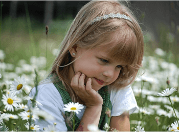 好听的两个字名字女孩(好听的两个字的女生名字)