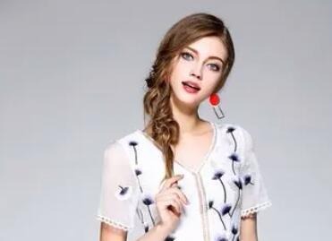 能吸引年轻人的服装店铺名字212个