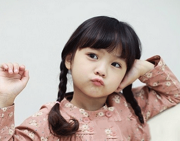 张姓女孩起名时尚点的(张姓男孩起名)