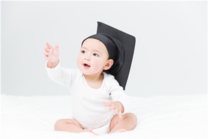 张什么名字好听男孩的 男孩姓张取什么名字好听 张什么名字好听男孩的 男孩姓张取什么名字好听